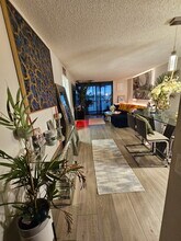 114 Lake Emerald Dr in Oakland Park, FL - Building Photo - Building Photo
