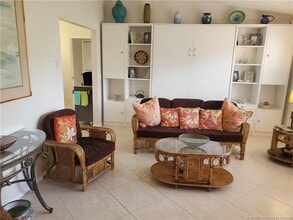 590 NE Lima Vias in Jensen Beach, FL - Building Photo - Building Photo