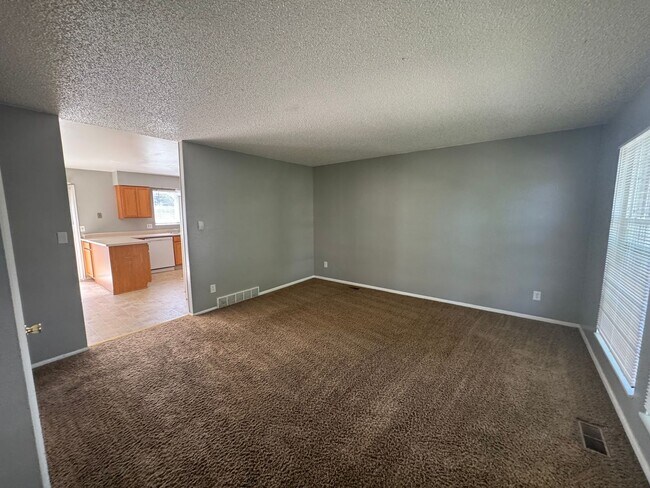 5081 Picket Dr in Colorado Springs, CO - Building Photo - Building Photo
