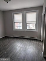 1343 W Pike St in Philadelphia, PA - Building Photo