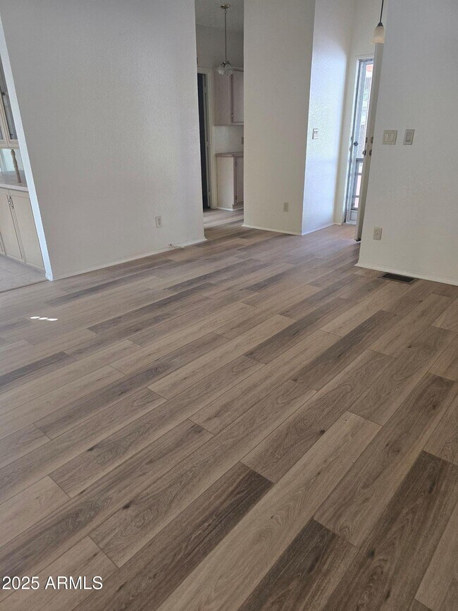 2710 E Chester Dr in Chandler, AZ - Building Photo - Building Photo