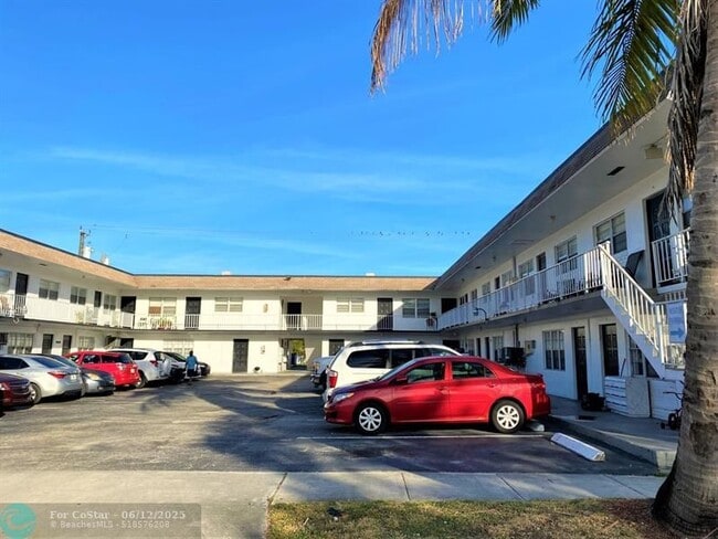 property at 915 S 21st Ave