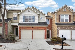 5556 Cascade Run in Atlanta, GA - Building Photo