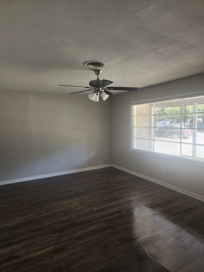 property at 512 S Judd St