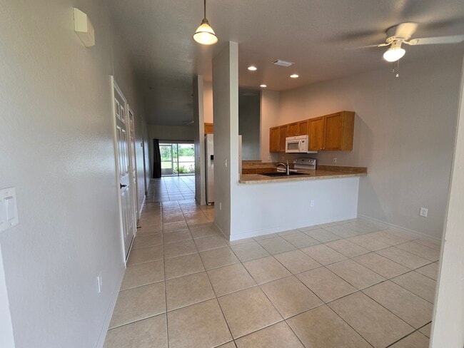 518 SE 5th Pl in Cape Coral, FL - Building Photo - Building Photo