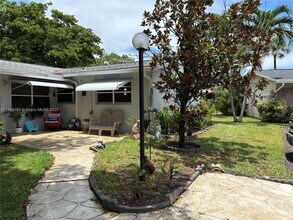 3123 SW Natura Ave in Deerfield Beach, FL - Building Photo - Building Photo