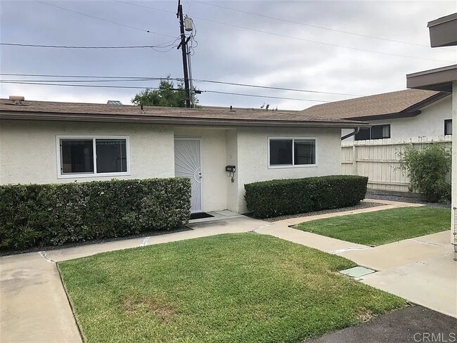 1775 S Maple St, Unit #B in Escondido, CA - Building Photo - Building Photo