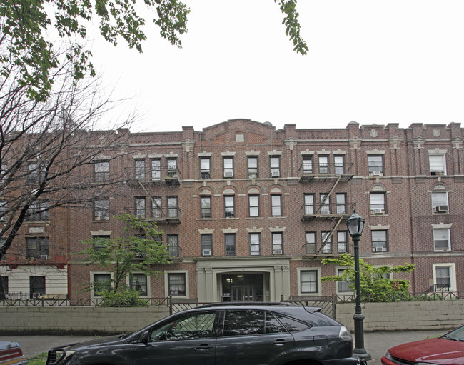 1074 Eastern Pky in Brooklyn, NY - Foto de edificio - Building Photo