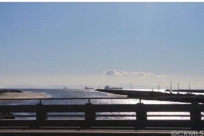 340 Spinnaker Way in Seal Beach, CA - Foto de edificio - Building Photo