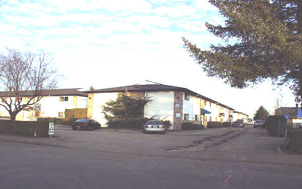 Gateway Park Apartments in Portland, OR - Building Photo - Building Photo