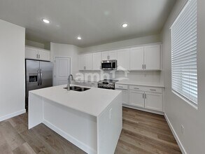 1256 W Mahogany St in Saratoga Springs, UT - Foto de edificio - Building Photo