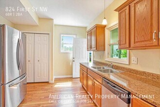 824 First St NW in Grand Rapids, MI - Building Photo - Building Photo