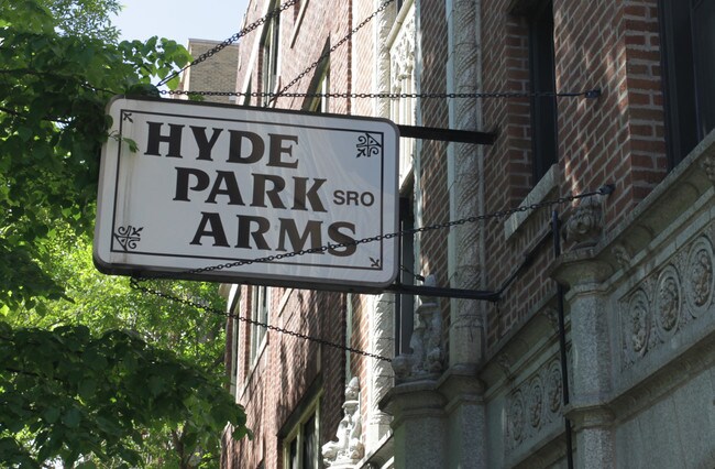 Hyde Park Arms in Chicago, IL - Building Photo - Building Photo