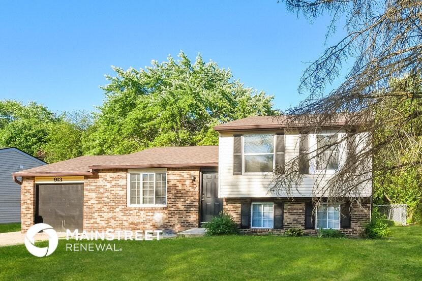 913 Woodlark Dr in Indianapolis, IN - Building Photo