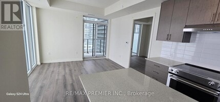 8960-8960 Jane St in Vaughan, ON - Building Photo - Building Photo