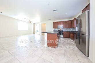 4466 S Sunrise Bluff Way in Tucson, AZ - Building Photo - Building Photo