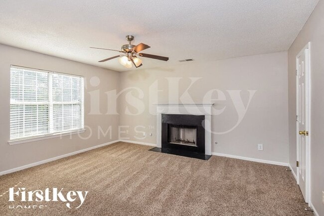 2332 Rambling Way in Lithonia, GA - Foto de edificio - Building Photo