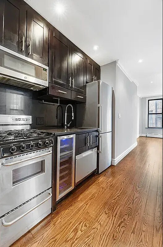 229 First Avenue in New York, NY - Building Photo - Building Photo