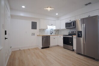 106 Woodhouse Ln, Unit D in Savannah, GA - Foto de edificio - Building Photo