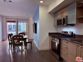 1234 Wilshire Blvd in Los Angeles, CA - Foto de edificio - Building Photo