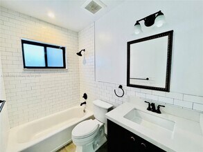 36 NW 52nd St in Miami, FL - Building Photo - Building Photo