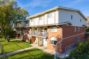 627 9a St NW in Calgary, AB - Building Photo