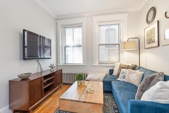 70 Phillips St, Unit #1 in Boston, MA - Building Photo - Building Photo