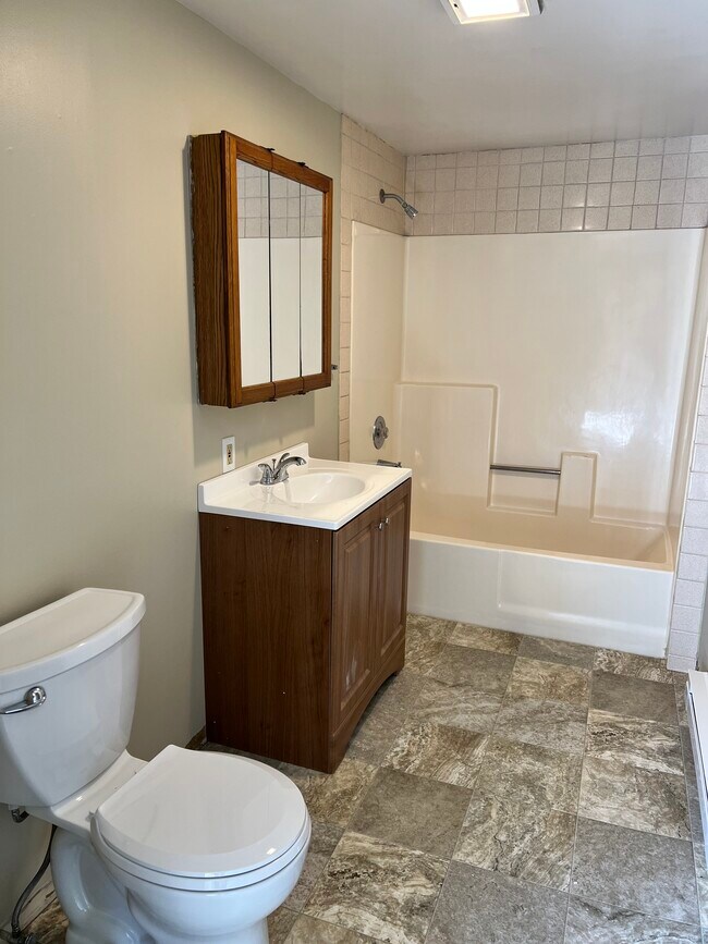 156 Maple St in Jamestown, NY - Building Photo - Building Photo