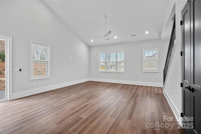 805 Naples Dr in Davidson, NC - Building Photo - Building Photo