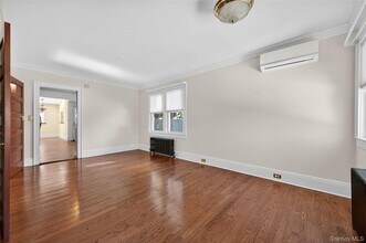 35 Birch St in Locust Valley, NY - Building Photo - Building Photo