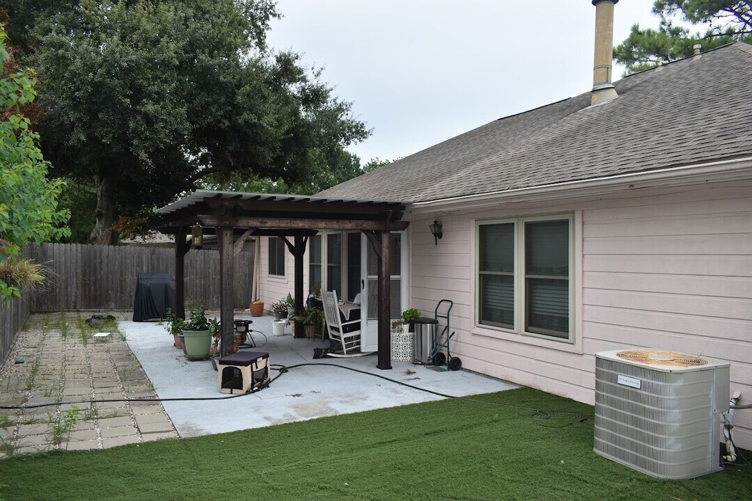 11507 Stone Bridge Dr in Houston, TX - Building Photo