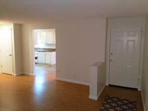 16560 SW Florence St in Beaverton, OR - Building Photo - Building Photo