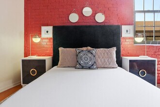 1041 Constance St in New Orleans, LA - Building Photo - Building Photo