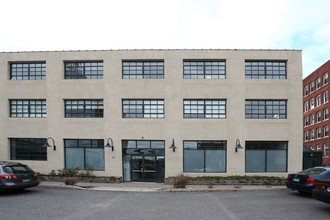 New London Market & Apartments in New London, CT - Building Photo - Building Photo