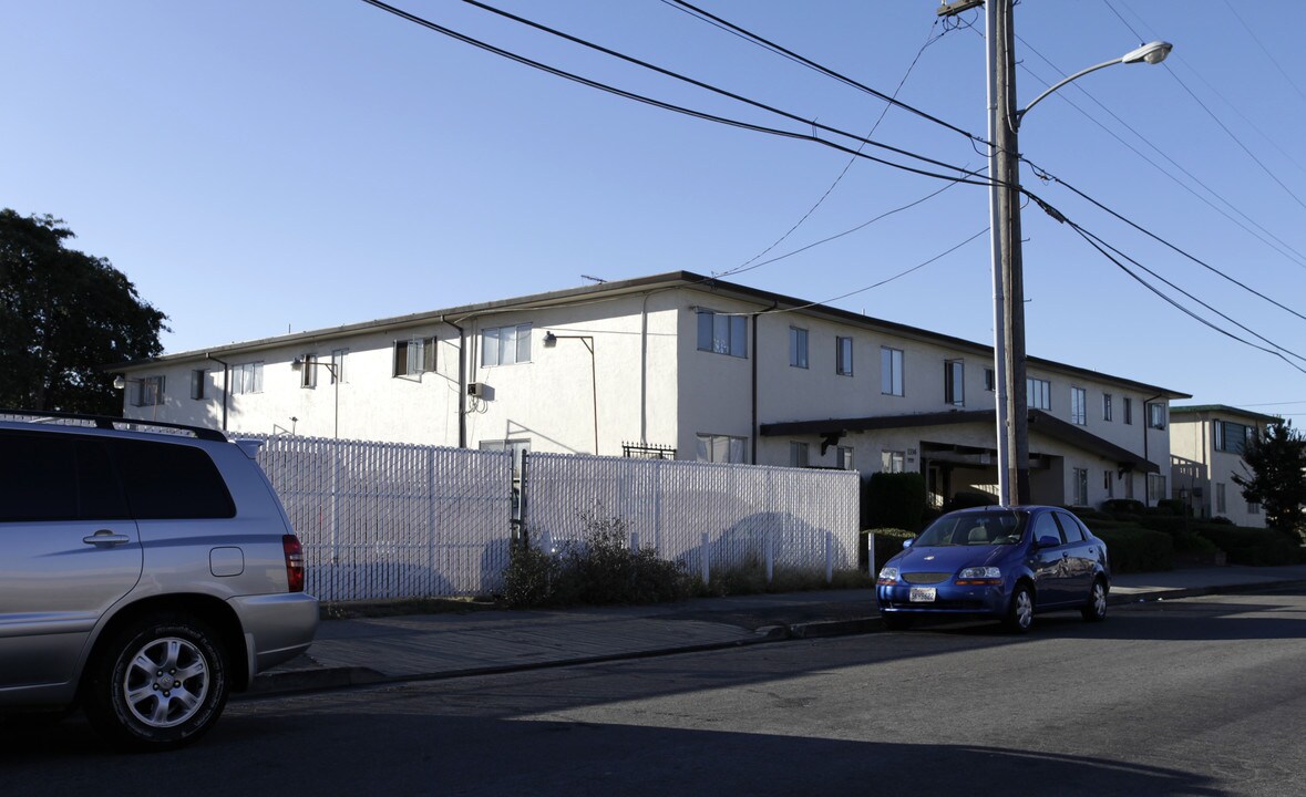 1336 141st Ave in San Leandro, CA - Building Photo