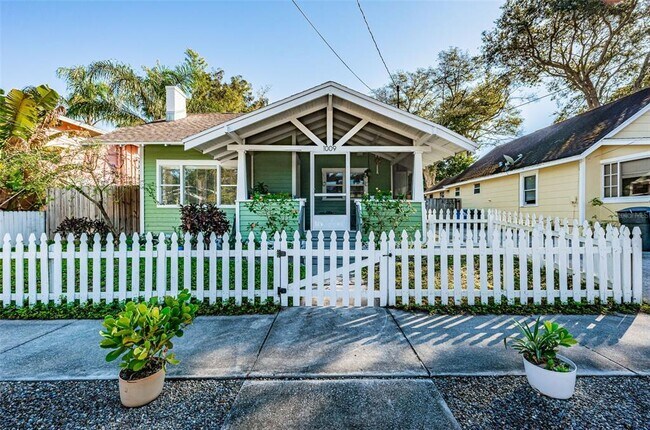 1009 8th St N in St. Petersburg, FL - Building Photo - Building Photo