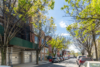 306 Leonard St in Brooklyn, NY - Building Photo - Building Photo