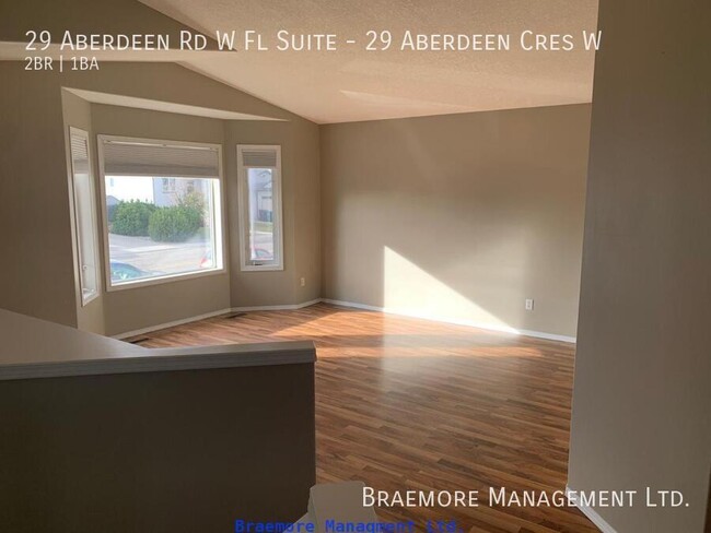 29 Aberdeen Rd W in Lethbridge, AB - Building Photo - Building Photo