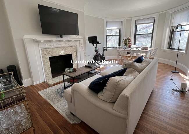 1033 Massachusetts Ave, Unit 403 in Cambridge, MA - Building Photo - Building Photo