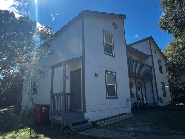 property at 124 Hampton Dr