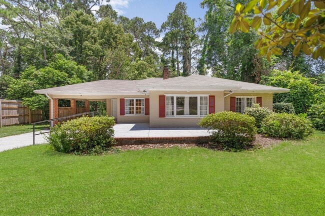 property at 118 Lee St