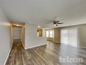 136 Cherry Laurel Dr in Lexington, SC - Building Photo - Building Photo