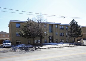 833 Wilson Ave in Toronto, ON - Building Photo