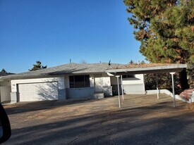 1726 Kimberly Dr in Klamath Falls, OR - Building Photo