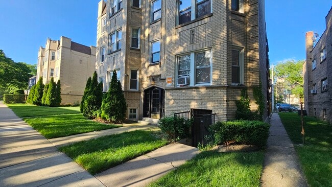 property at 6541 N Francisco Ave