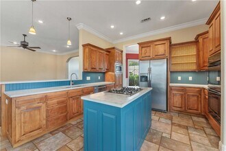 501 SE Eaton St in Bentonville, AR - Building Photo - Building Photo