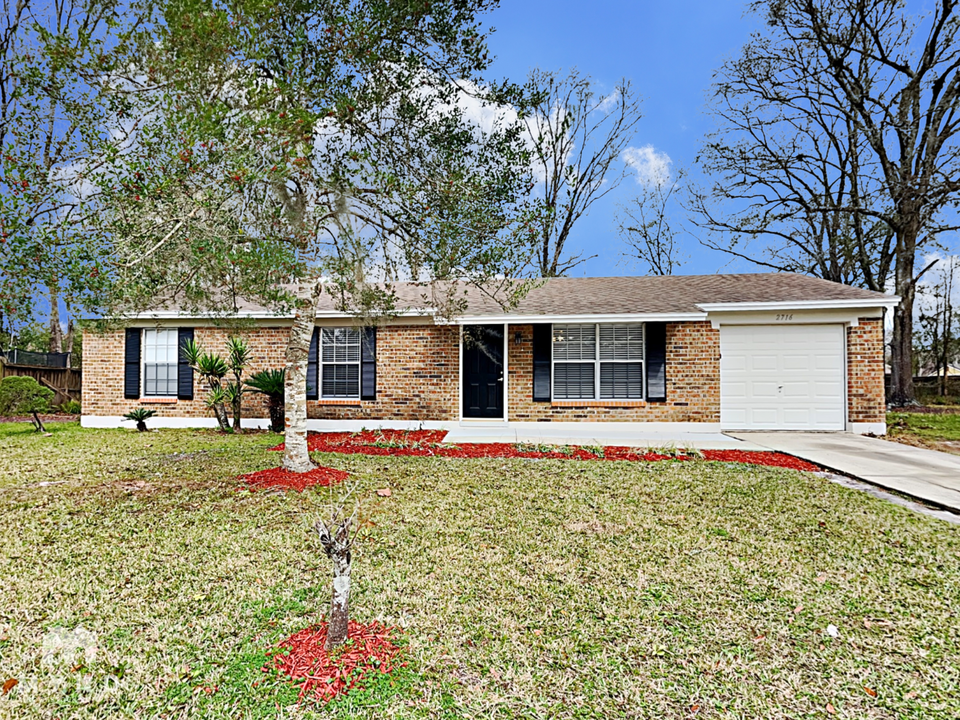 2716 Pinewood Blvd N in Middleburg, FL - Building Photo