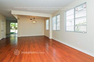 15418 Rochelle St in Fontana, CA - Foto de edificio - Building Photo