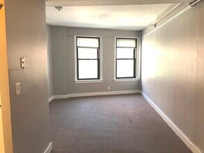 479 Commonwealth Ave, Unit 306 in Boston, MA - Foto de edificio - Building Photo