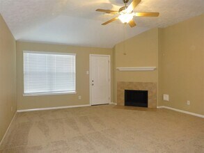 32007 Annice Ln in Pinehurst, TX - Building Photo - Building Photo